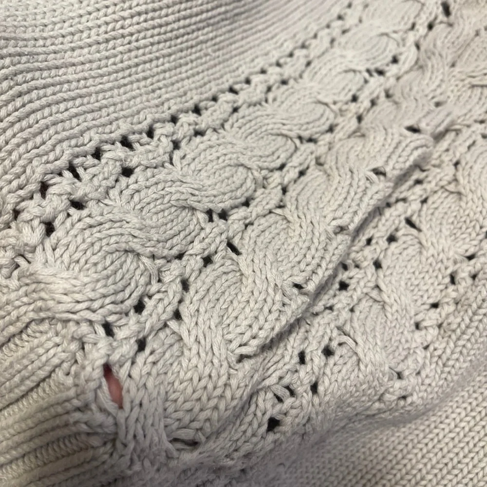 Old Navy girls Cable Knit Sweater size small